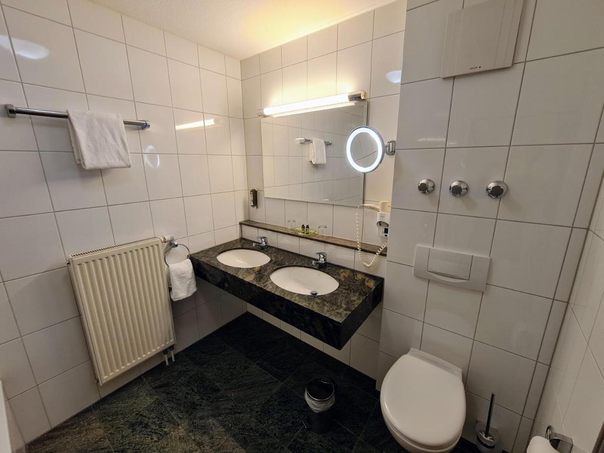 Hotel Restaurant Felix Bensheim Buitenkant foto